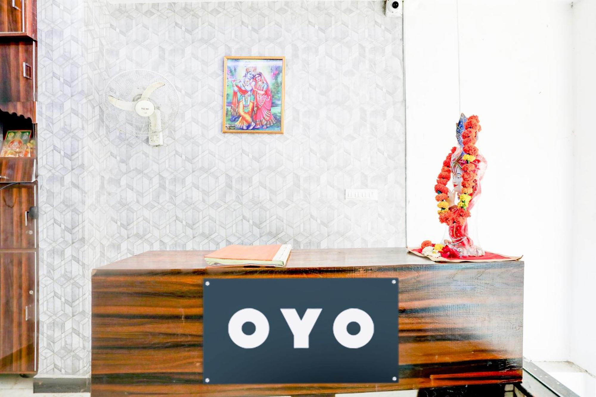 Super Oyo Hotel O Aastha Shree Dham Lucknow Exteriör bild