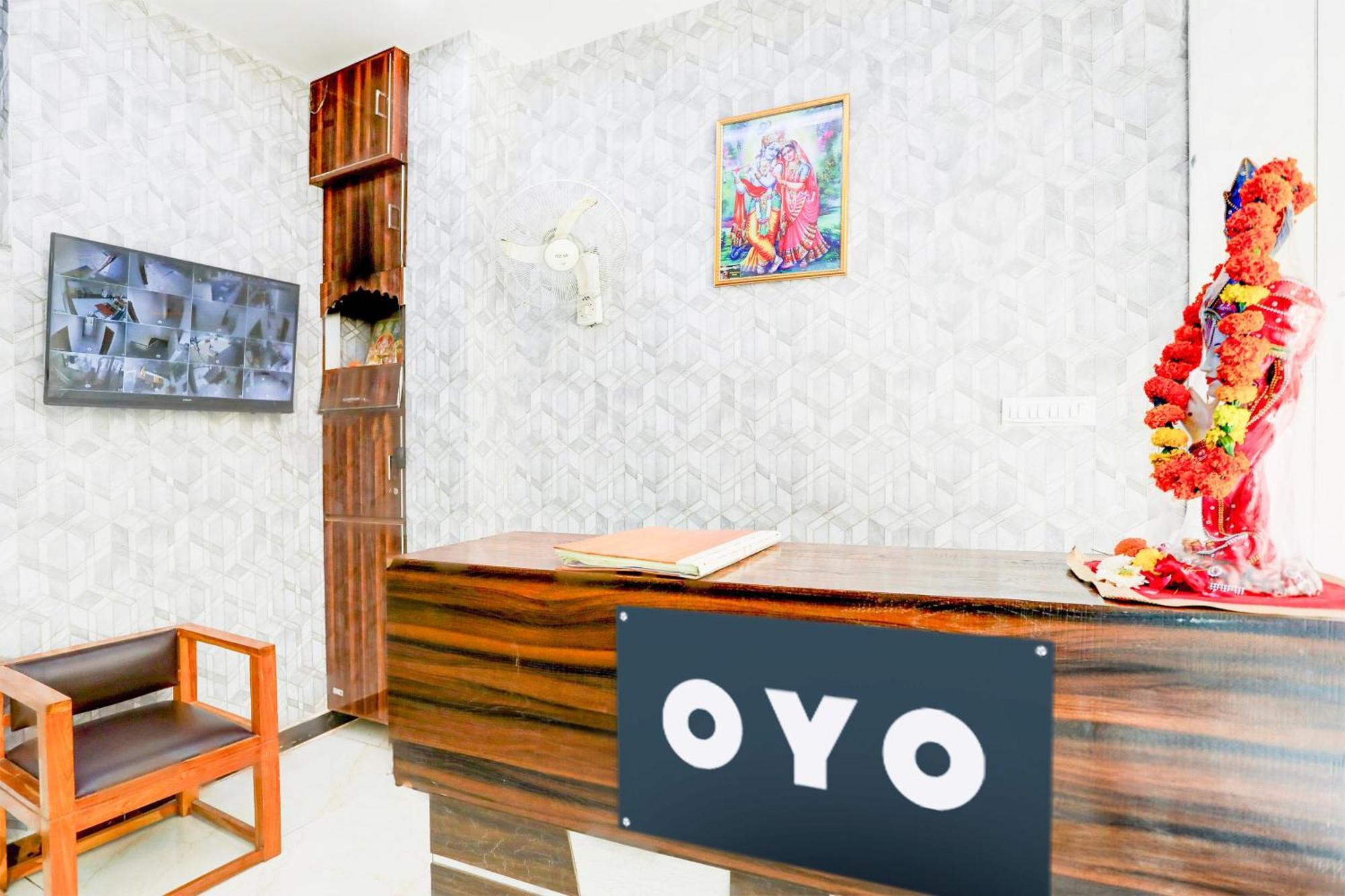 Super Oyo Hotel O Aastha Shree Dham Lucknow Exteriör bild